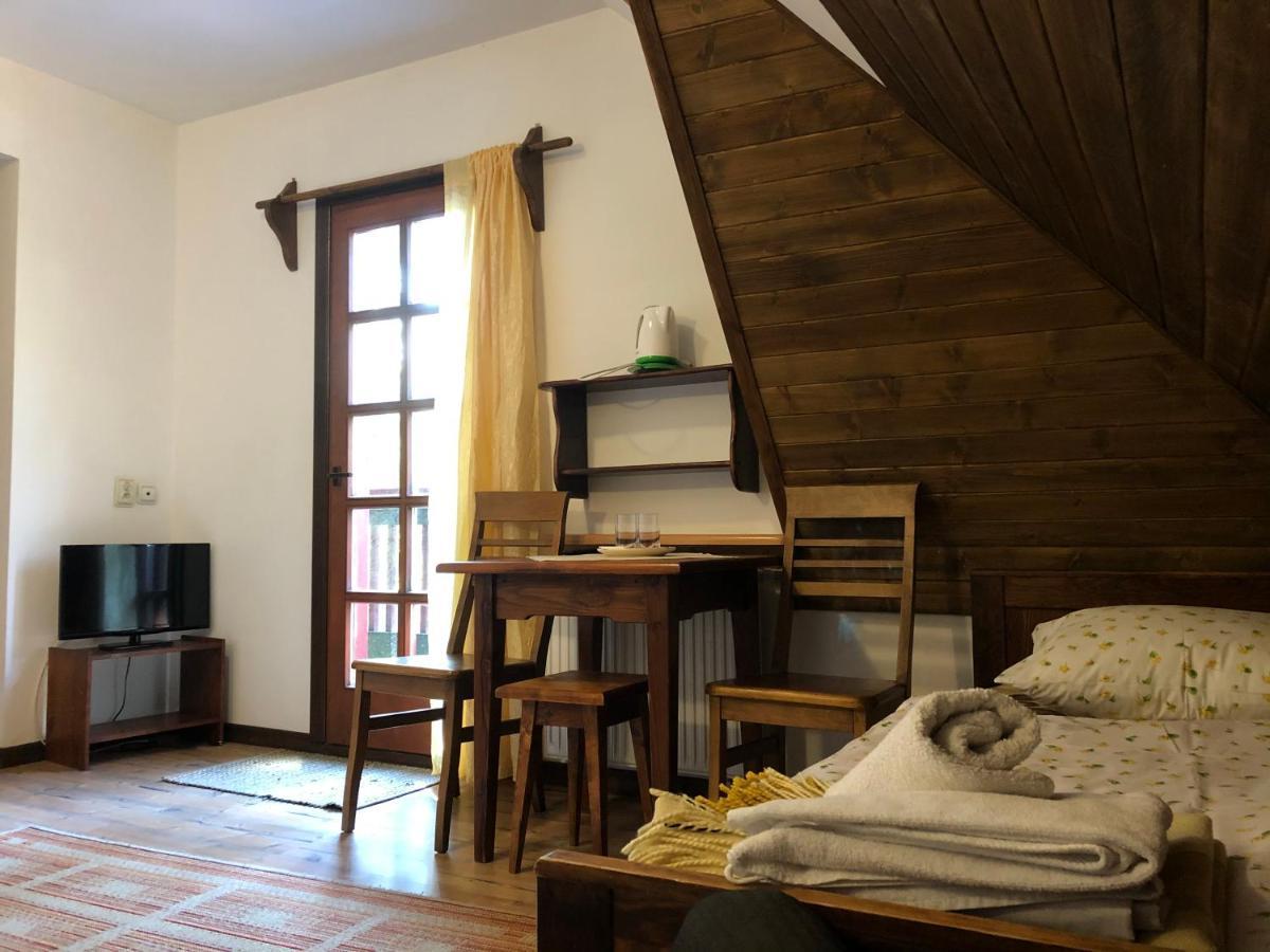 Gosciniec Pod Smrekami Bed & Breakfast Czorsztyn Ngoại thất bức ảnh